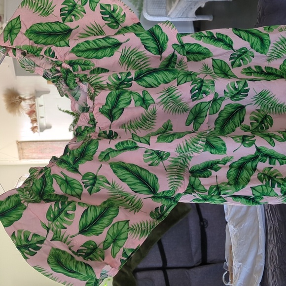 Top - Picture 2 of 6